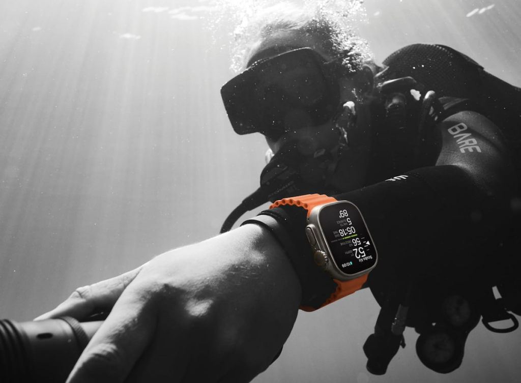 Apple Watch Ultra 2 on scuba diver