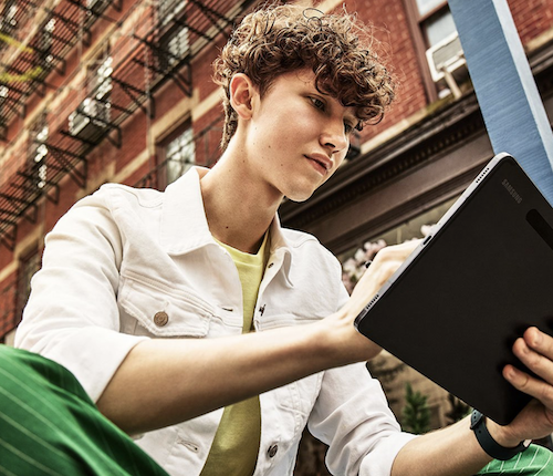 teen using Samsung Galaxy Tab S8 Ultra